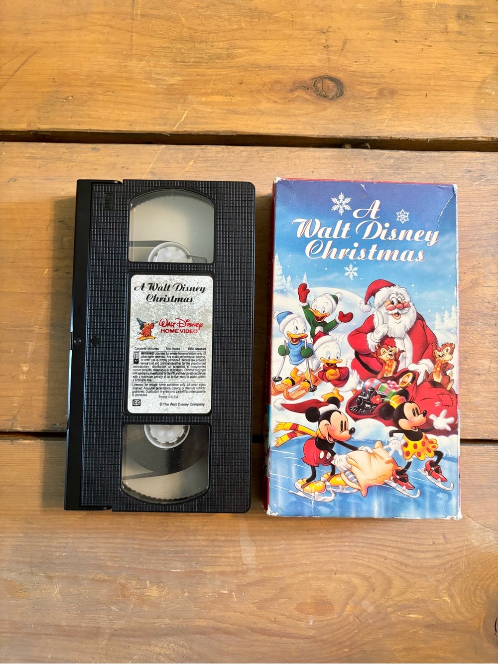 Vintage Disney Home Video - A Walt Disney Christmas VHS Tape
